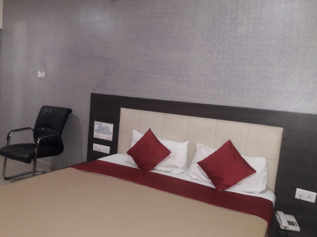 Hotel Vijaya Lakshmi Residency Bangalore Exterior foto