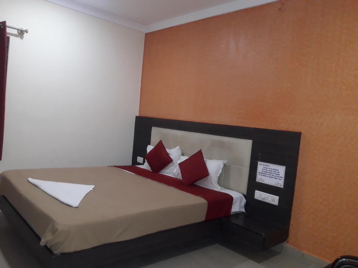 Hotel Vijaya Lakshmi Residency Bangalore Exterior foto