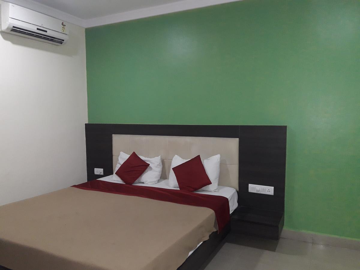 Hotel Vijaya Lakshmi Residency Bangalore Exterior foto