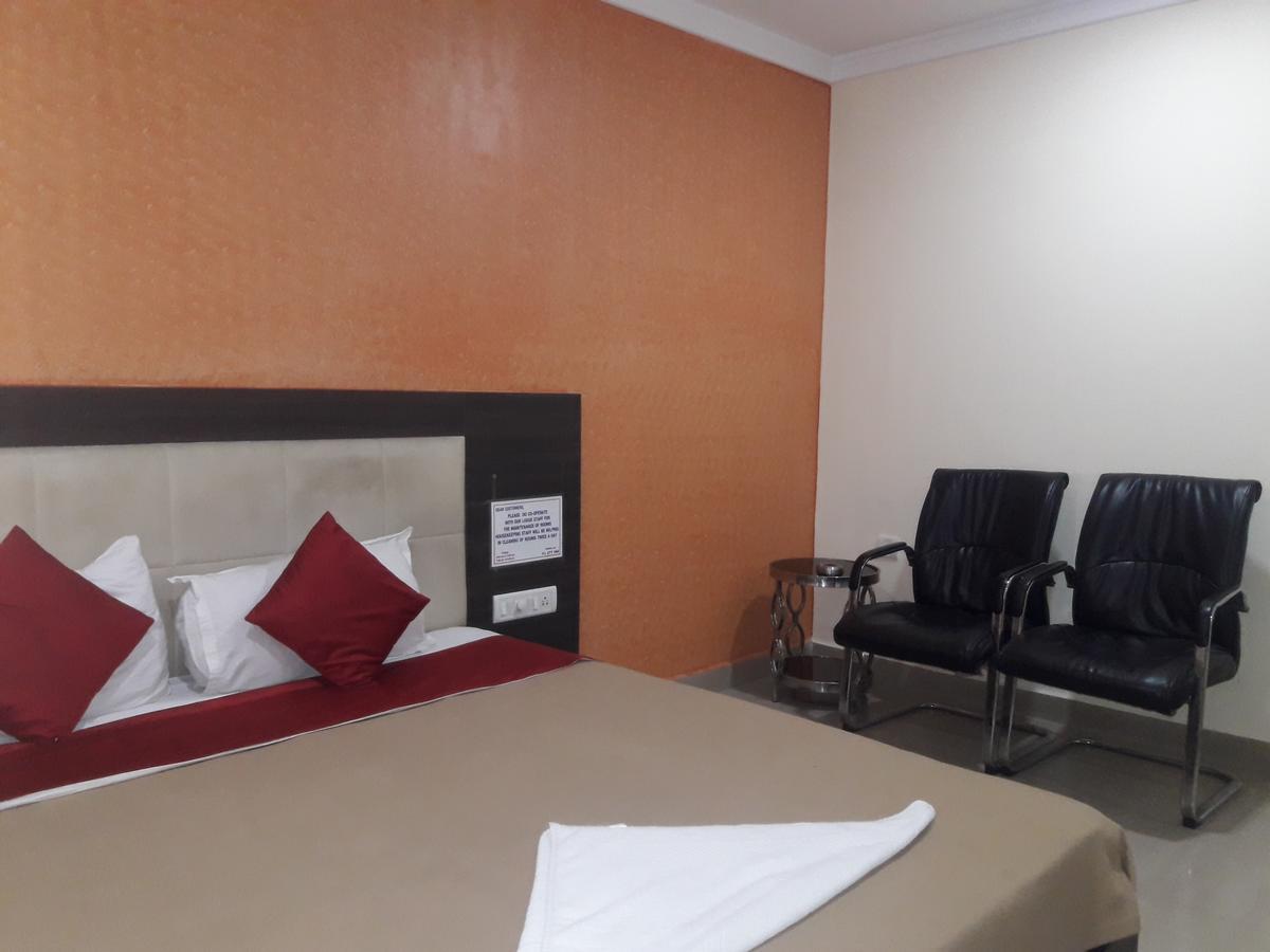 Hotel Vijaya Lakshmi Residency Bangalore Exterior foto