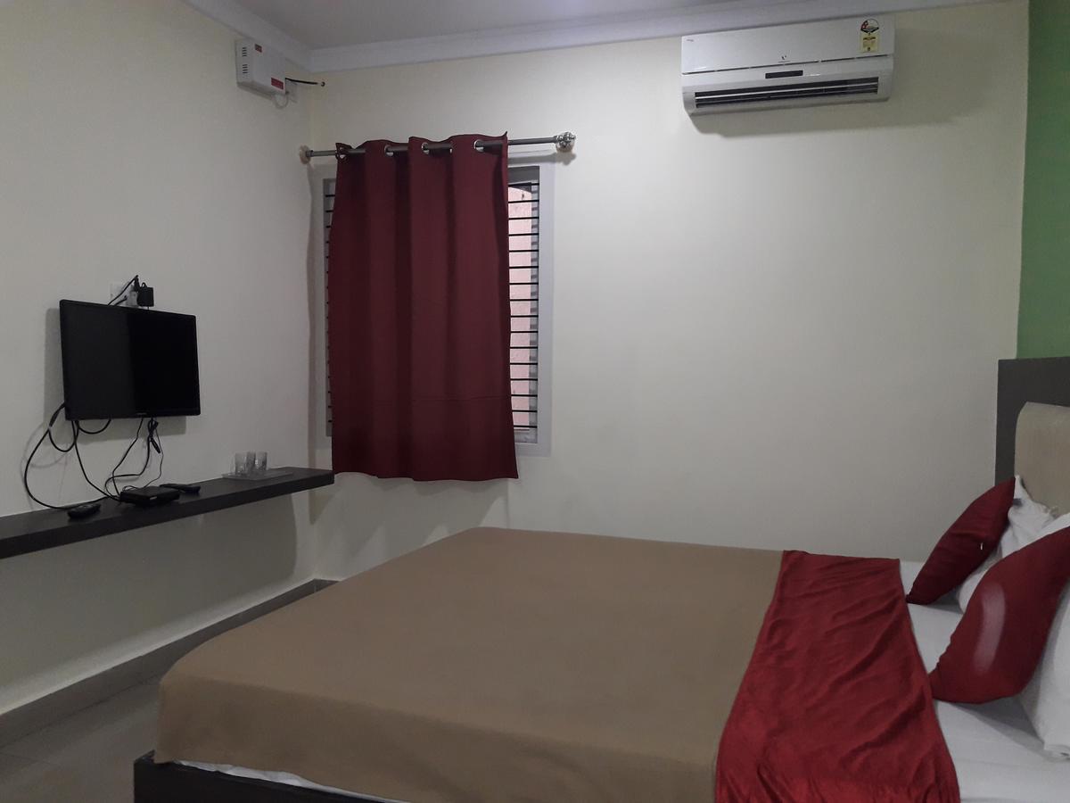Hotel Vijaya Lakshmi Residency Bangalore Exterior foto