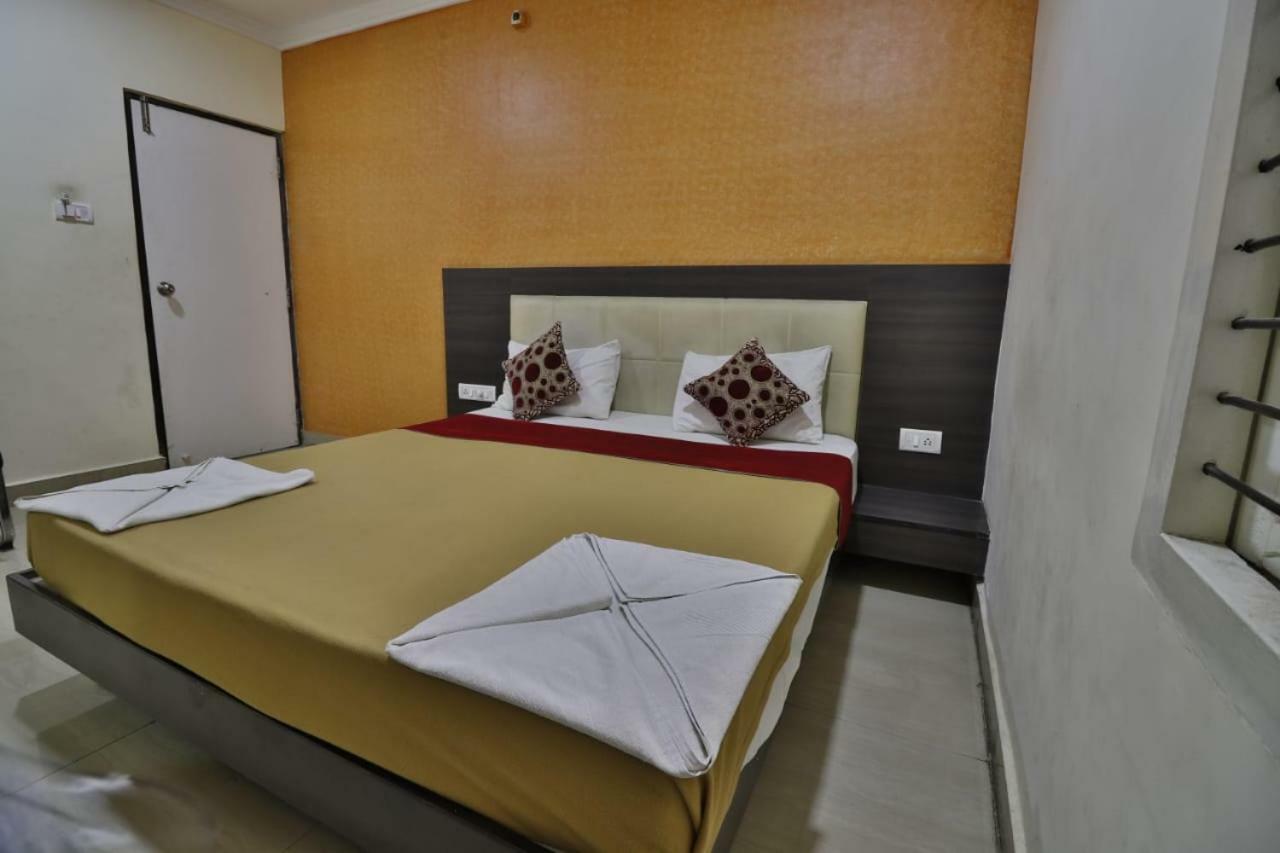 Hotel Vijaya Lakshmi Residency Bangalore Exterior foto