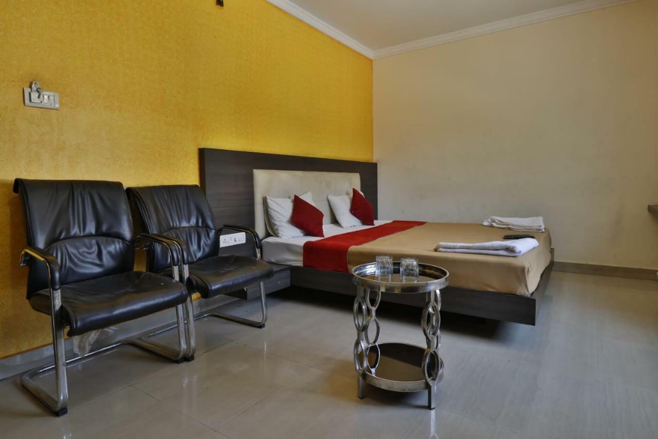 Hotel Vijaya Lakshmi Residency Bangalore Exterior foto