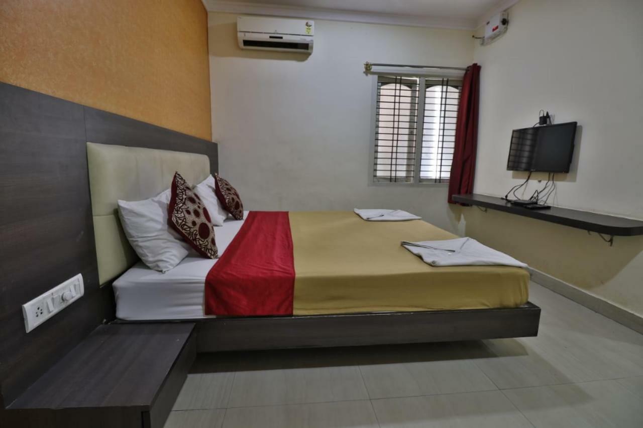 Hotel Vijaya Lakshmi Residency Bangalore Exterior foto